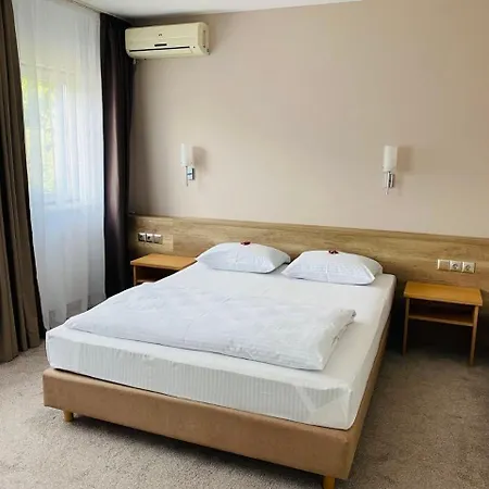 Magnet Szálloda 3*